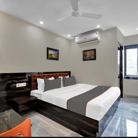 Om Guest House And Banquet Καλκούτα Εξωτερικό φωτογραφία