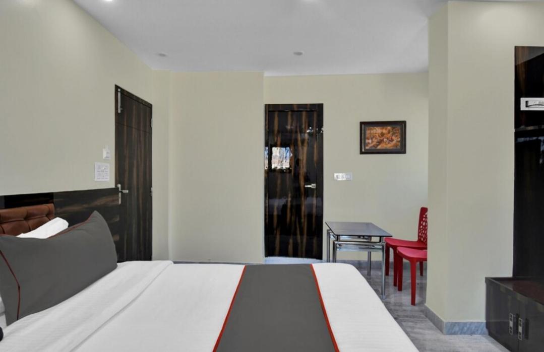 Om Guest House And Banquet Καλκούτα Εξωτερικό φωτογραφία